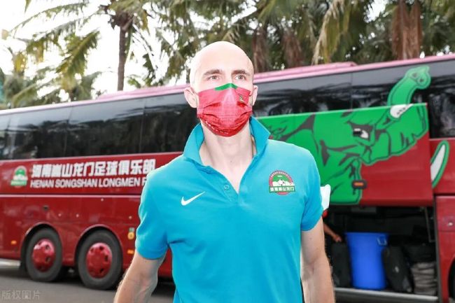比伯海莉情侣装赴脑科诊所 十天内两次造访引猜测 2019-01-17 据外媒报道，当地时间1月15日，贾斯汀·比伯与妻子海莉·鲍德温再次造访了位于美国洛杉矶恩西诺区的阿门诊所。